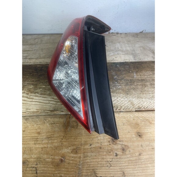 OEM Driver Halogen VERSA 12-19 NISSAN Outer Tail Lights 265553AN0A Left & Right - Picture 3 of 16